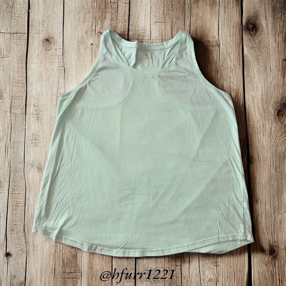 LOT OF 7 WOMEN'S ATHLETIC TOPS SIZE XXL - Picture 6 of 7
